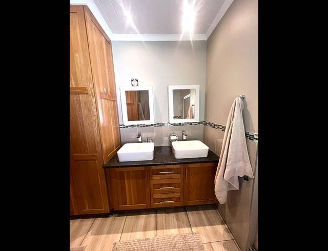 4 BEDROOM TOWNHOUSE FOR SALE IN CASHAN